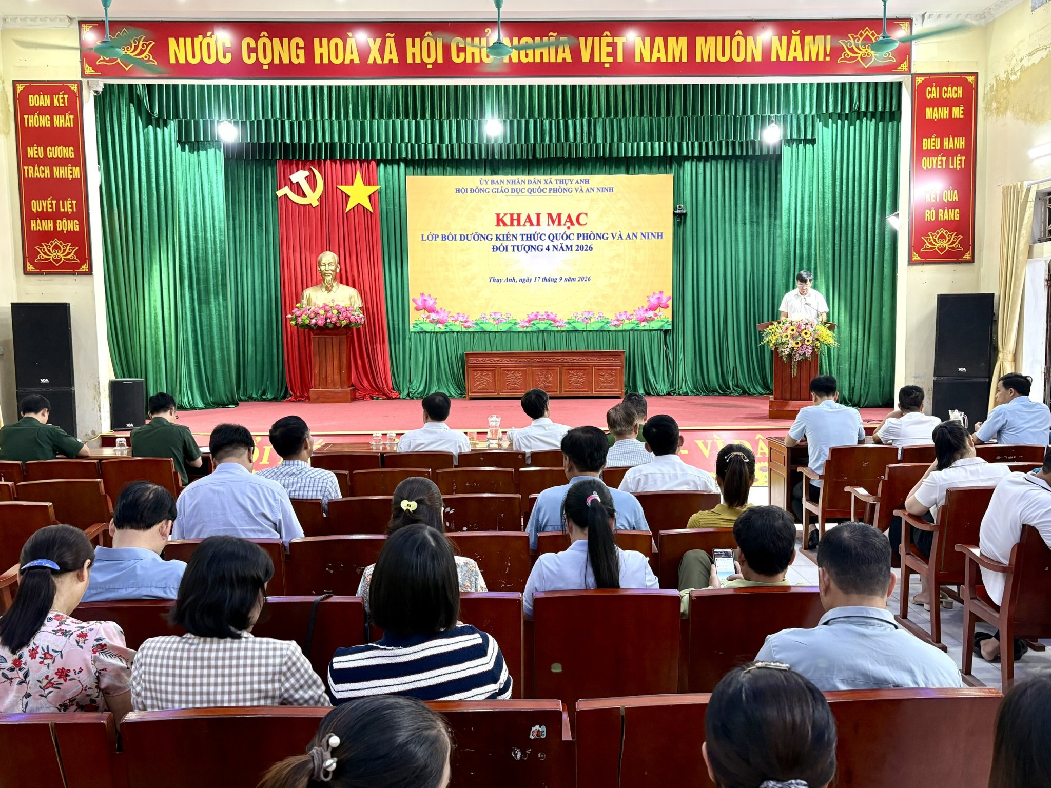HỘI ĐỒNG GIÁO DỤC QUỐC PHÒNG VÀ AN NINH XÃ THỤY ANH TỔ CHỨC HỘI NGHỊ KHAI MẠC LỚP BỒI DƯỠNG KIẾN THỨC QUỐC PHÒNG VÀ AN NINH CHO ĐỐI TƯỢNG 4 NĂM 2026.