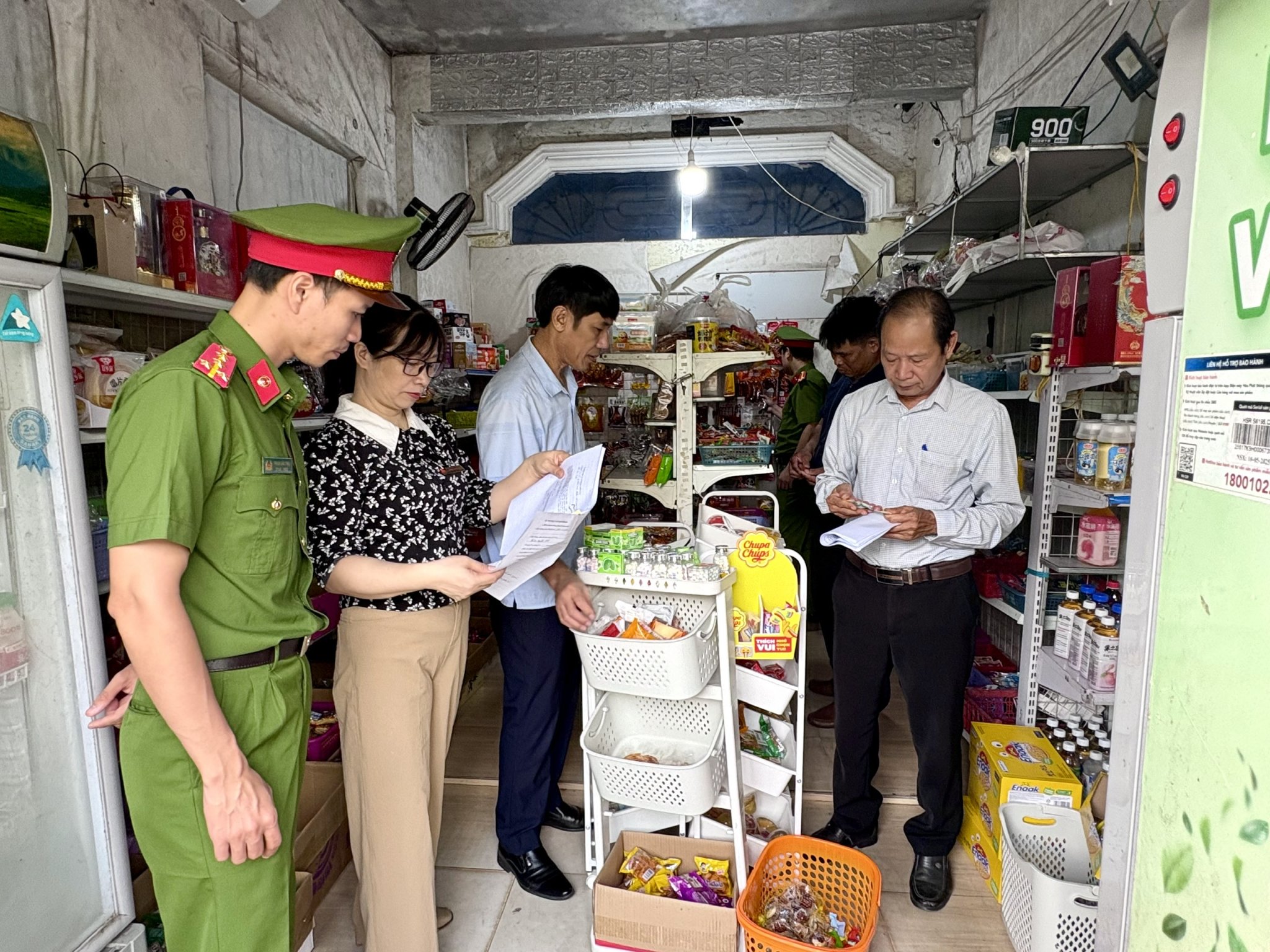 Xã Thụy Anh kiểm tra an toàn thực phẩm dịp Tết Trung thu năm 2026.